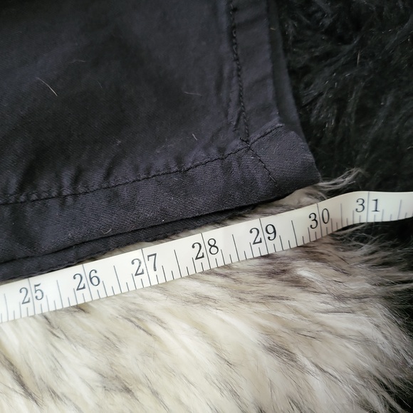 JUNIORS BLACK JEANS WITH TEARS IN BOTH LEGS SIZE XXL - Picture 3 of 6